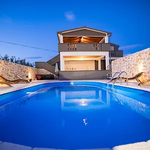 Sunset Villa
